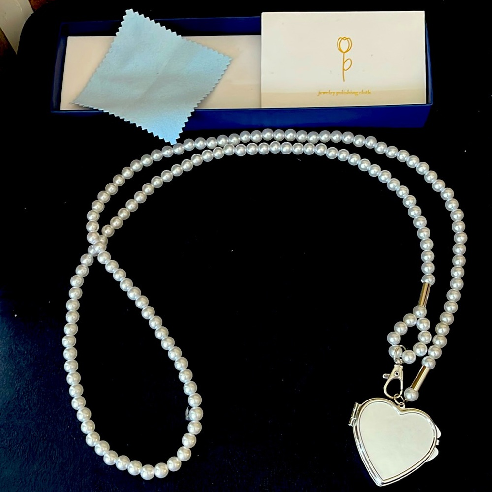 Pearl crossbody so cute
